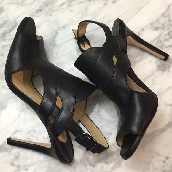 ‘Sexy’ Gianni Bini Black heel sandals size 8m. - Picture 7 of 7